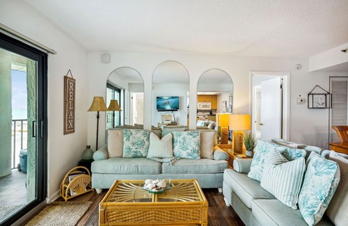 St. Pete Beach Condo | Caprice 501 Top Floor Corner|Stunning Beach Views|Walk to everything!