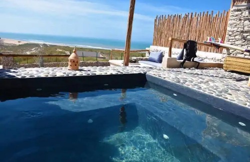 Essaouira Cottage | CapSimBay Teal beachfront Cabin-private pool with stunning views