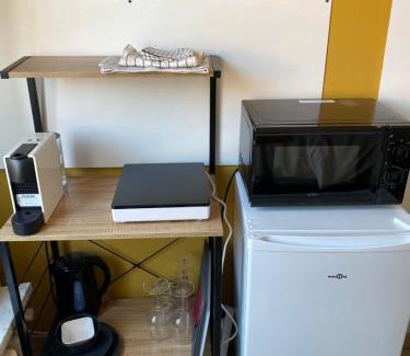 Roubaix Apartment | Capstay Roubaix Lille private shower & Netflix