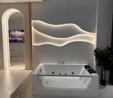 Roubaix Villa | Capsule ciné glisse - cinéma - spa balnéo - garage