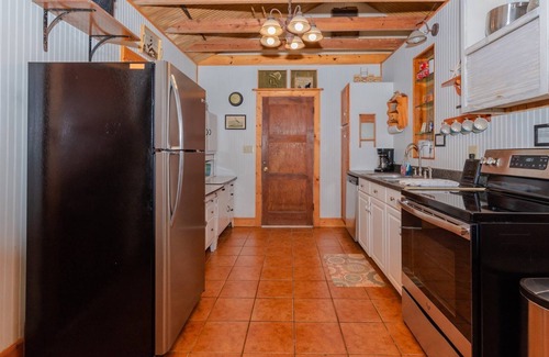 Rockport House | Captain Dave's | Private, Lighted Fishing Pier!