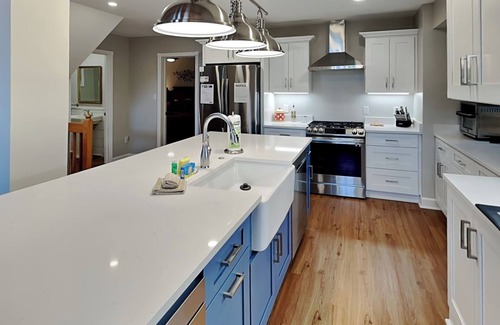 McHenry House | Captain's Cabin | Hot Tub, 5 Mins to Wisp Resort!