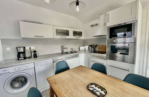 Saint-Come-de-Fresne House | Captain's Quarters - Maison en Bord de Plage