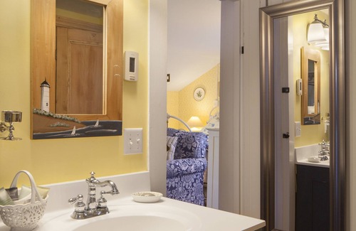 Chatham Bed & Breakfast | Captain's House Inn