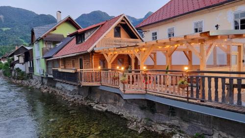 Bohinjska Bistrica House | Captain's Lodge