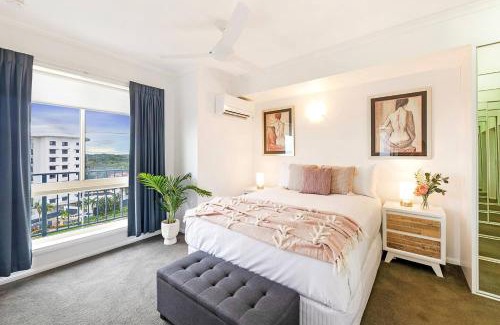 Cullen Bay Apartment | Captain's Lookout - Penthouse Living at Cullen Bay