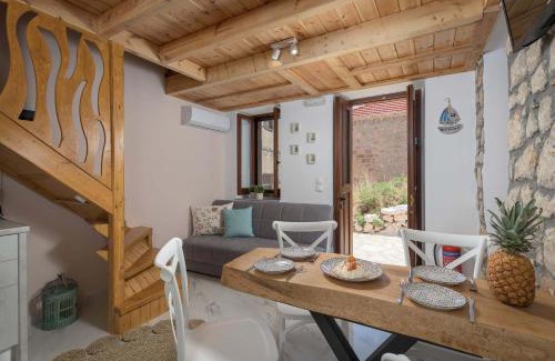 Halki House | Captain's Memories Stylish Harbour Apartments