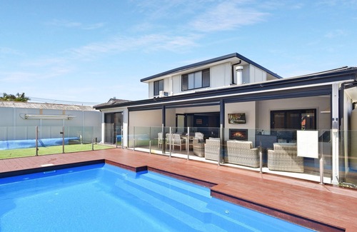 Long Jetty House | Captain's Pool Paradise