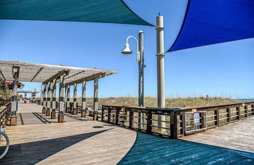 North Carolina Coast House | Captain's Quarters at Island Breeze of CB