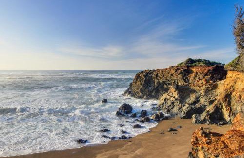 Depoe Bay House | Captain's Quarters and Cabins