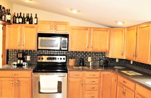 Maryland Apartment | Captain's Quarters -Goodyear Lake near Cooperstown
