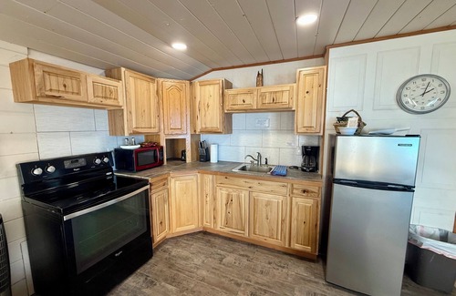 Bayview Boat Rental | Captain's Quarters