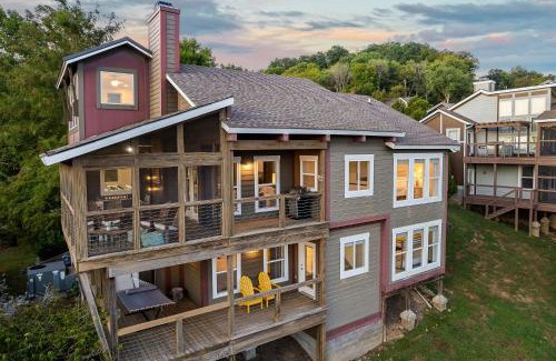 Smithville House | Captain's Quarters