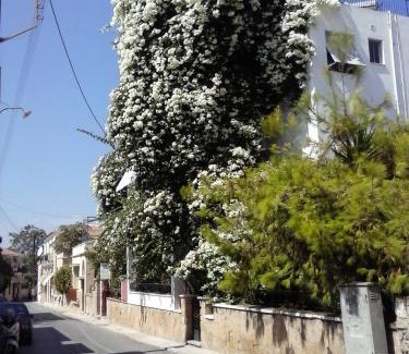 Aegina Town Apartment | Captain's Rooms