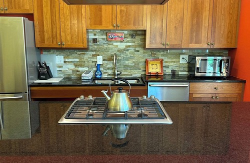 Eastsound Condo | Captain's Suite - 2 Bedroom Condo in Eastsound across from the park
