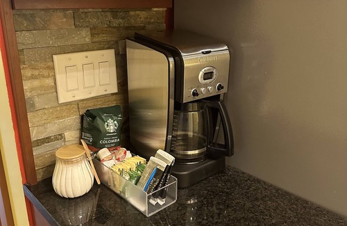 Eastsound Condo | Captain's Suite - 2 Bedroom Condo in Eastsound across from the park