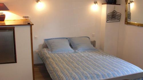 Saint-Priest-la-Plaine House | Captains Cabin, gite neuf dans ancienne maison campagne