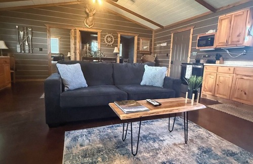 Cleora Cabin | Captains Cottage is the perfect retreat