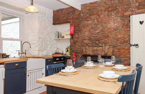 Brixham Cottage | CAPTAINS COTTAGE, pet friendly, with open fire in Brixham