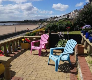 Newbiggin-by-the-Sea Bed & Breakfast | Captains Lodge