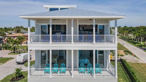 Mid Island House | Captains Quarters by Sun Palace Vacations