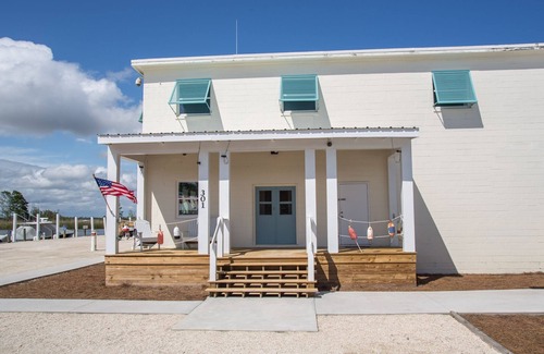 Historic Downtown Apalachicola Apartment | Captains Quarters at Scipio Creek Marina