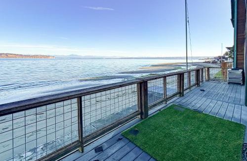 Clinton Villa | Captain’s Quarters