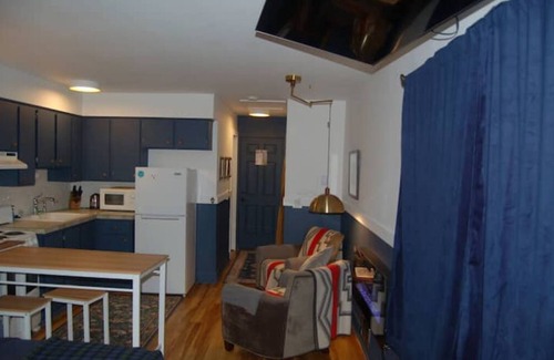 Friday Harbor Apartment | Captain’s Quarters