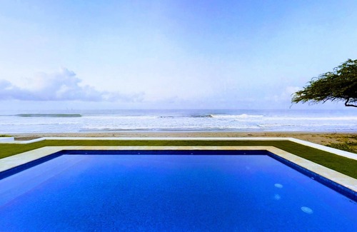 Playa Colorado House | Captiva: Hacienda Iguana's Premier Surf-front Home (7br, 8ba, full deluxe)