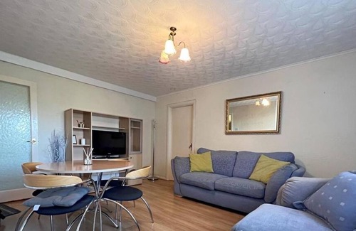 Highlands Apartment | Captivating 1-Bed Apartment in Enfield