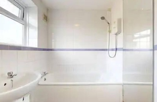 Stanford-le-Hope Apartment | Captivating 2-Bed Apartment in Stanford-le-Hope