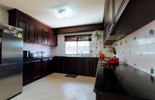 Nong Prue Villa | Captivating 3-Bed Villa in Muang Pattaya
