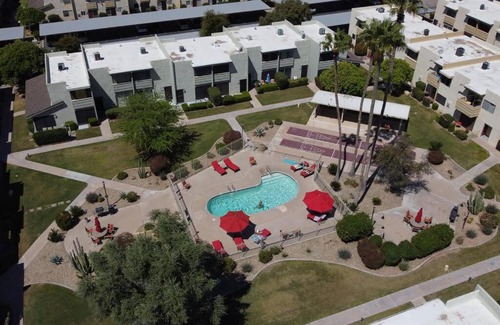 South Scottsdale Apartment | Captivating Condo Across from Fashion Square Mall!