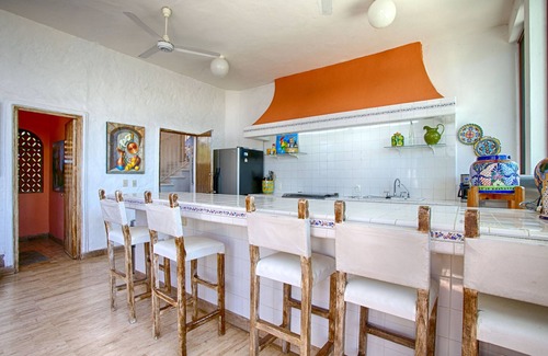 Conchas Chinas Villa | Captivating Escape: Luxury Villa 9BD Overlooking Banderas Bay