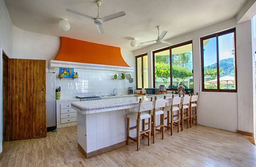 Conchas Chinas Villa | Captivating Escape: Luxury Villa 9BD Overlooking Banderas Bay
