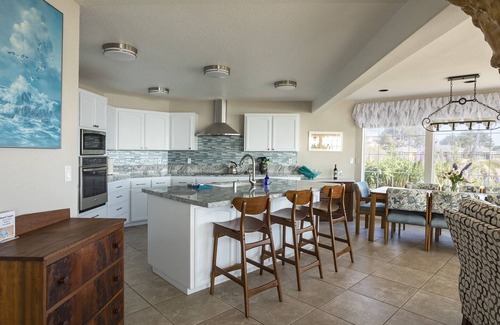 Shelter Cove House | Captivating Views from a Beautiful Retreat