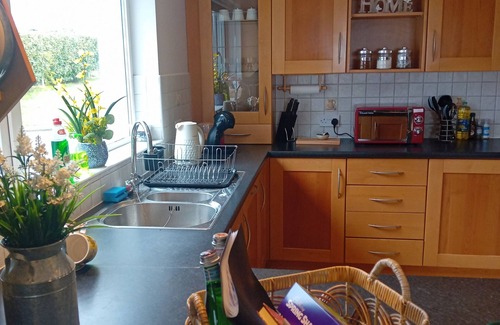 Killarney House | Captivating views of Killarney’s Lakes and Mountains Comfortable house.n nn