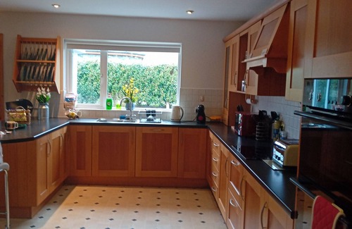 Killarney House | Captivating views of Killarney’s Lakes and Mountains Comfortable house.n nn