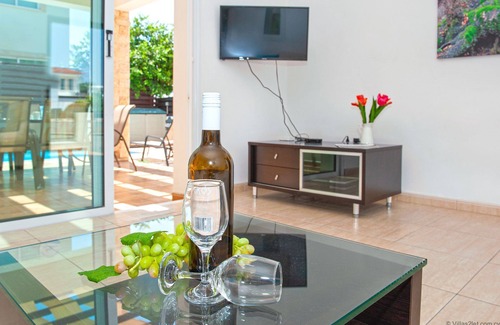 Pernera Villa | CARA - 2Bed Villa walking distance to Pernera Resort Center