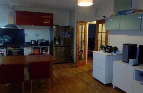 Glacis House | Caranavilla