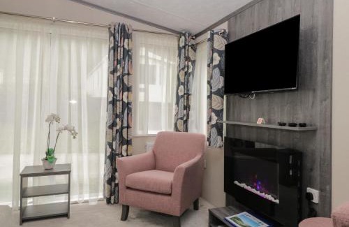 Plymouth House | Caravan 7