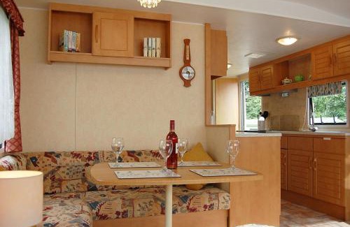 Bryn-crug House | Caravan B26 at The Woodlands