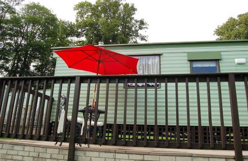 Bryn-crug House | Caravan B26 at The Woodlands