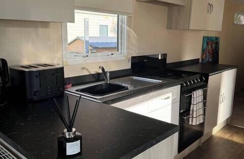Rhyl Cabin | Caravan Emma 2 Bed Robin Hood