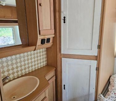 Sunne Municipality Apartment | Caravan on eco farm with external bathroom - Bjorngarden