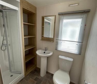 Flookburgh House | Caravan - Sleeps up to 8 & Free parking