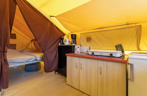 Clohars-Fouesnant RV Rental | Caravan 'Tente Lodge Calme, Nature, Piscine' with Shared Pool and Shared Garden