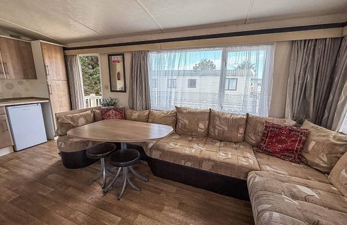 Beckingham House | Caravan with decking & free WiFi at Steeple Bay ref 36051D