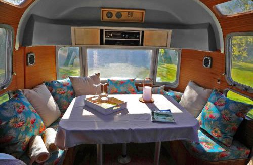 Saint-Loubes Other | Caravane Airstream bord de lac