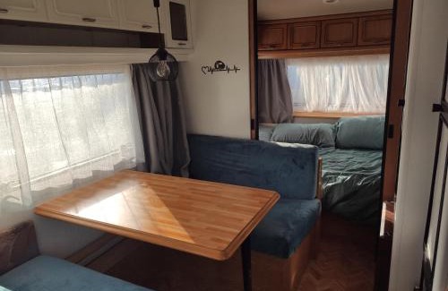 Apremont Other | Caravane sur terrain en campagne
